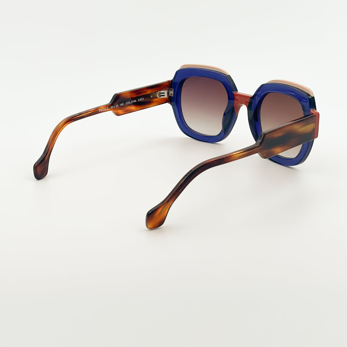 Face à Face Frost 2 occhiali da sole da donna design francese blu intenso, rosa e havana caldo