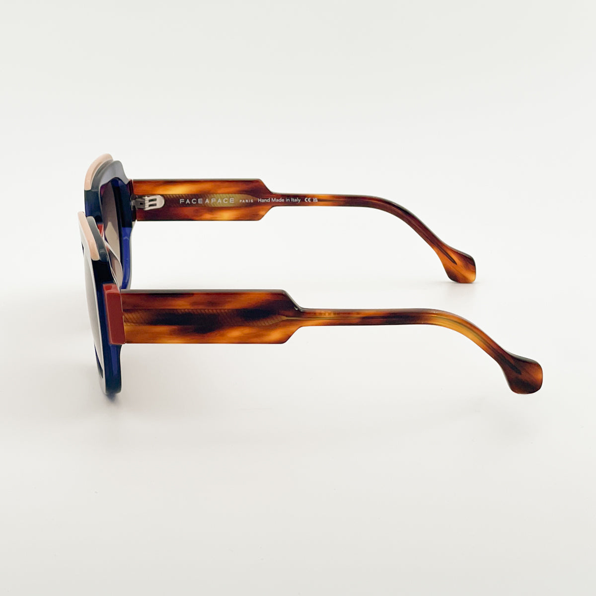 Face à Face Frost 2 occhiali da sole da donna design francese blu intenso, rosa e havana caldo