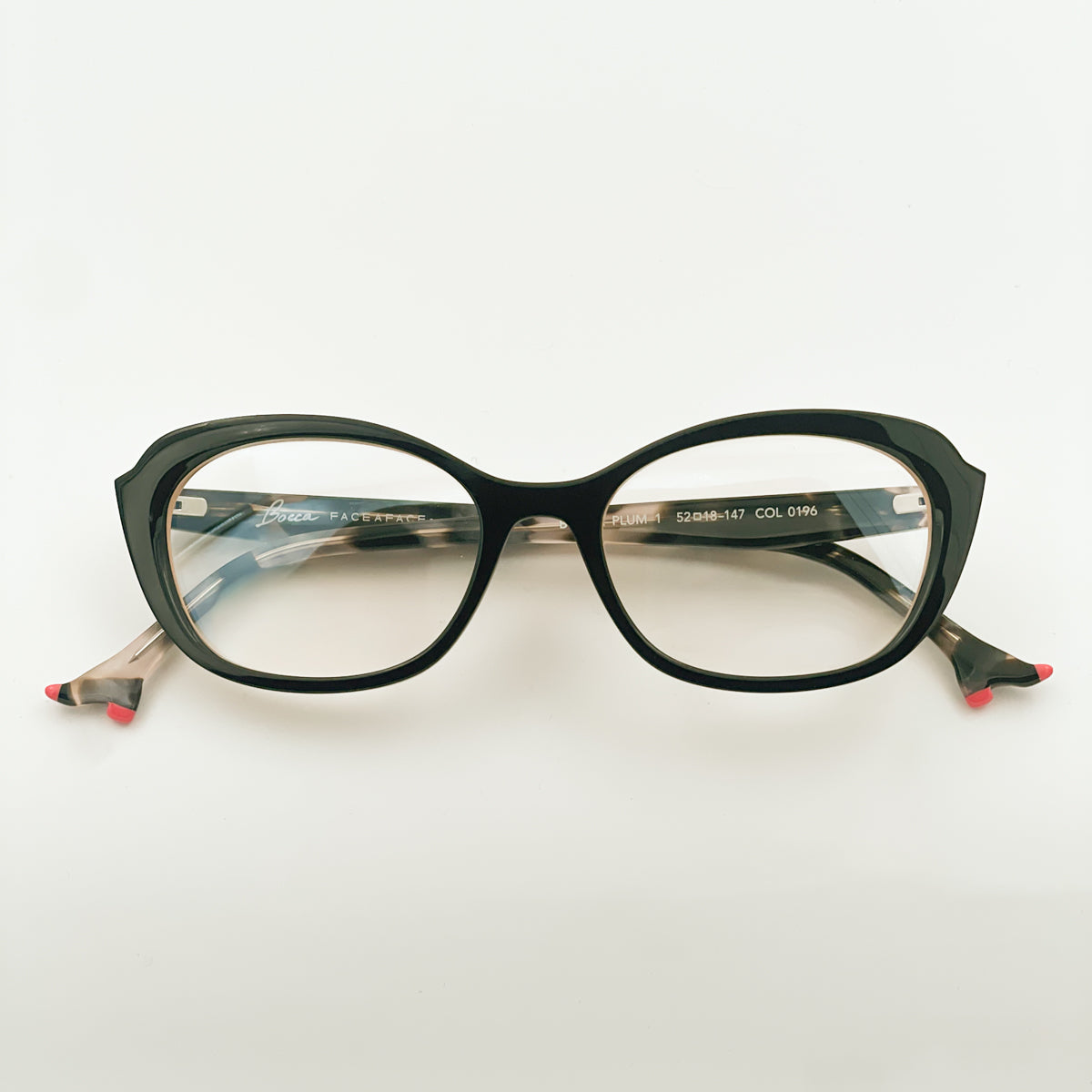 Face à Face | Bocca Plum 1 - Nero & Cipria